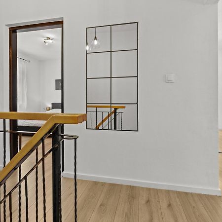 Green Oasis New Apartment Пула Екстериор снимка