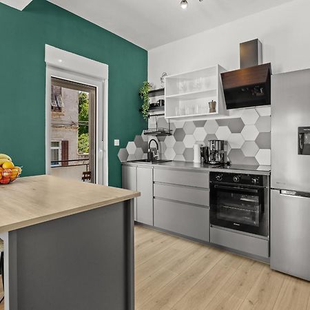 Green Oasis New Apartment Пула Екстериор снимка