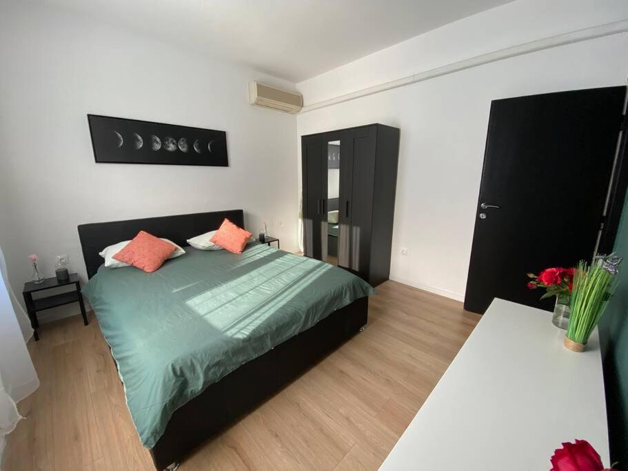 Green Oasis New Apartment Пула Екстериор снимка