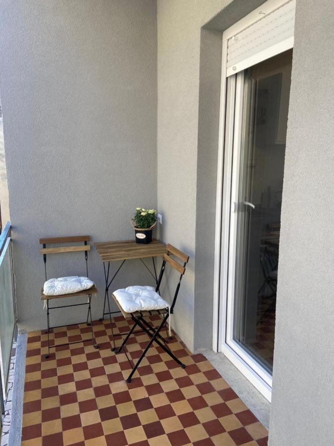 Green Oasis New Apartment Пула Екстериор снимка