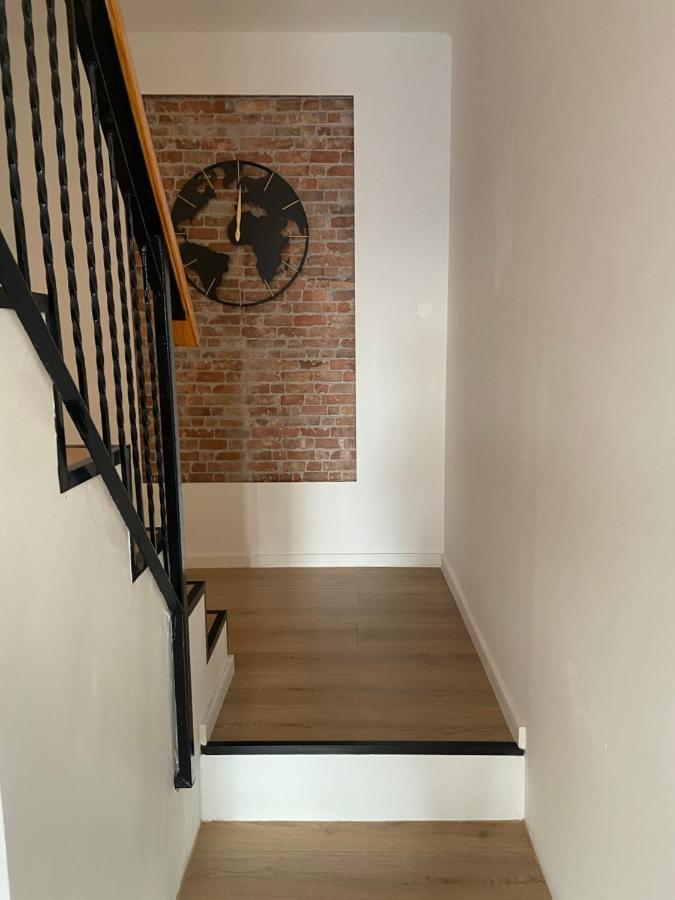 Green Oasis New Apartment Пула Екстериор снимка