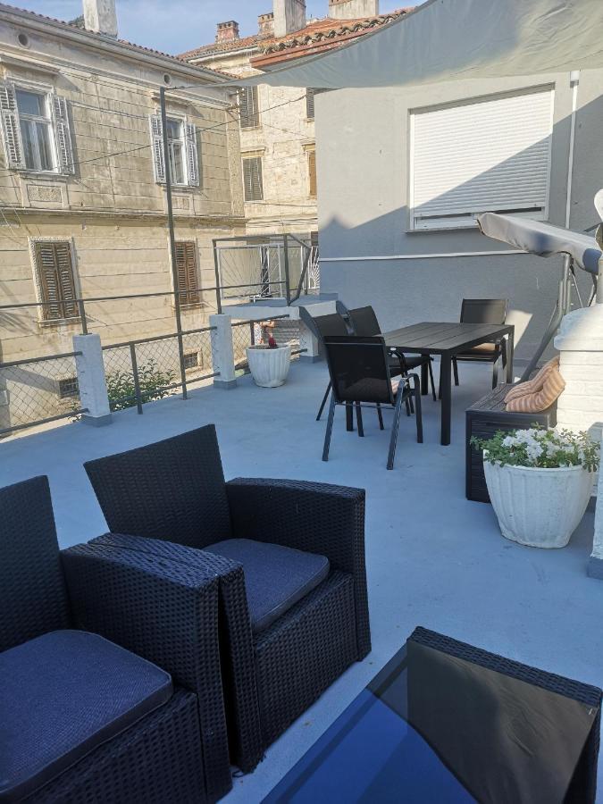 Green Oasis New Apartment Пула Екстериор снимка