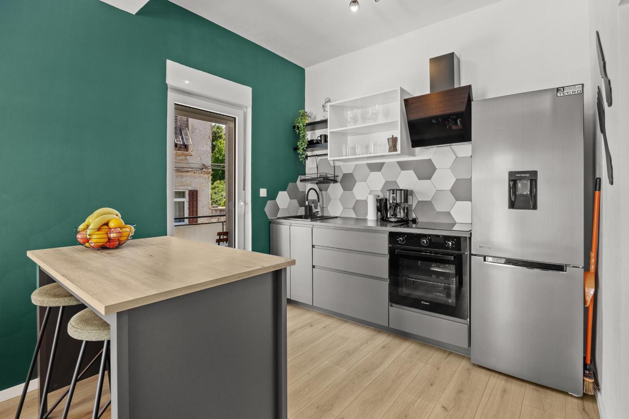 Green Oasis New Apartment Пула Екстериор снимка
