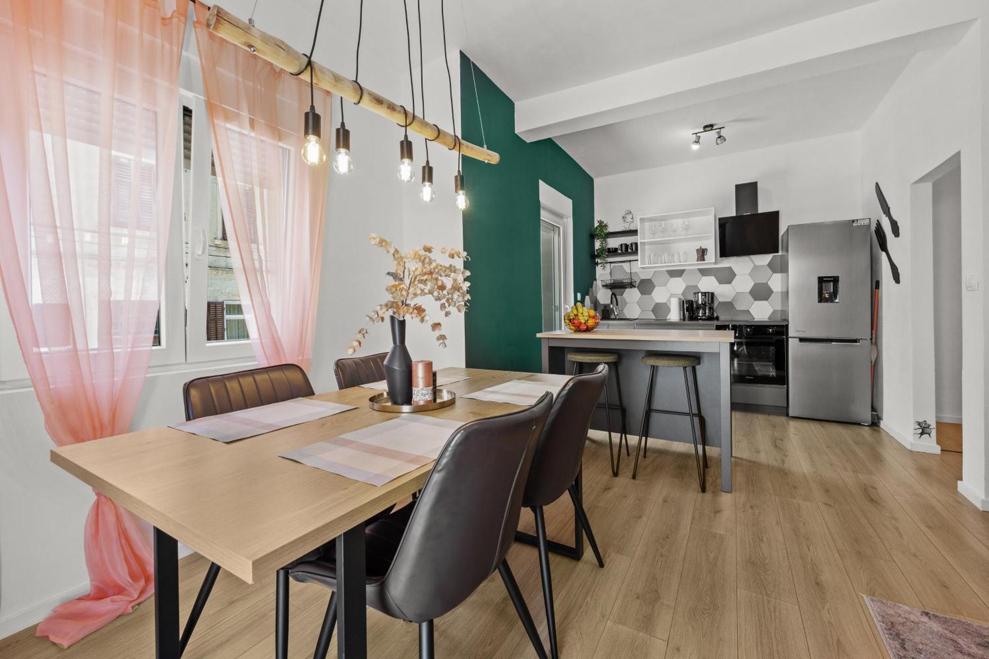 Green Oasis New Apartment Пула Екстериор снимка