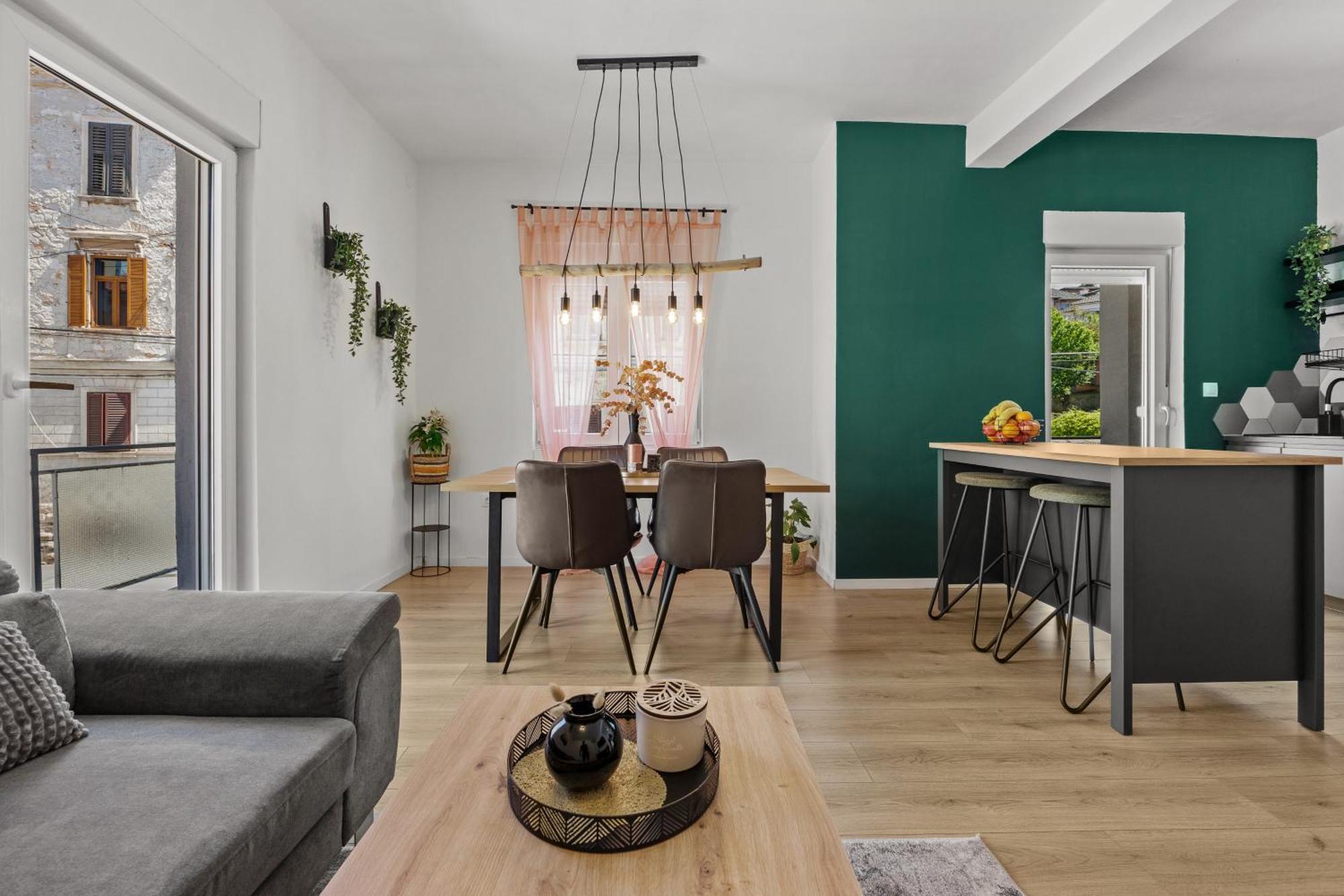 Green Oasis New Apartment Пула Екстериор снимка