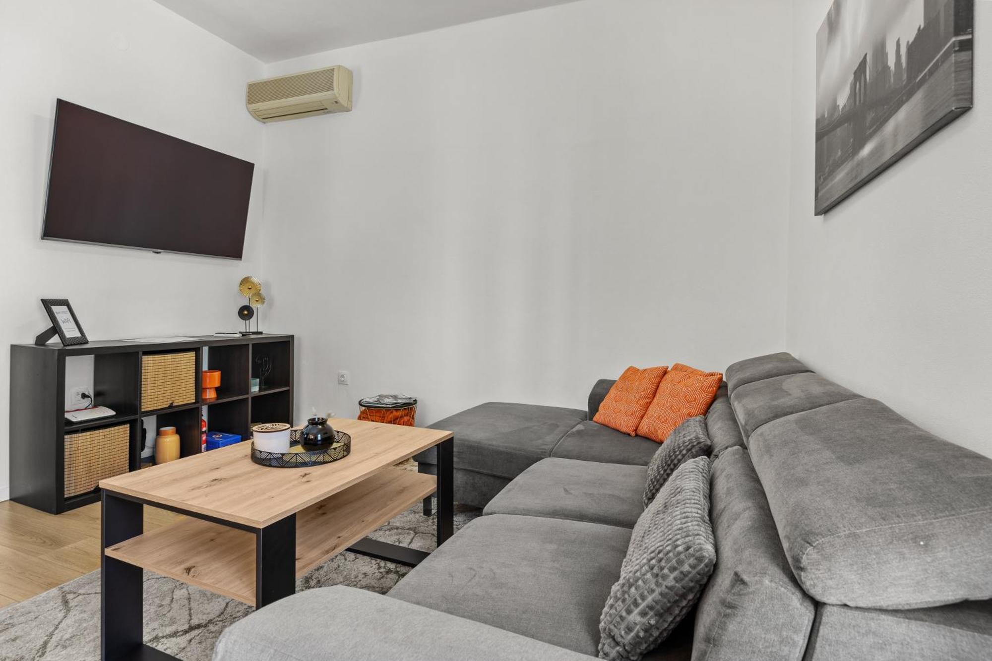 Green Oasis New Apartment Пула Екстериор снимка